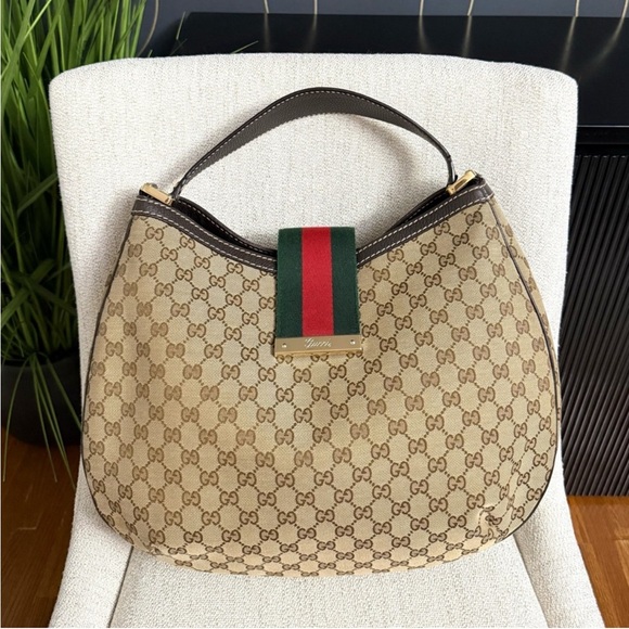 Authentic Gucci brown monogram canvas hobo bag - Picture 2 of 16